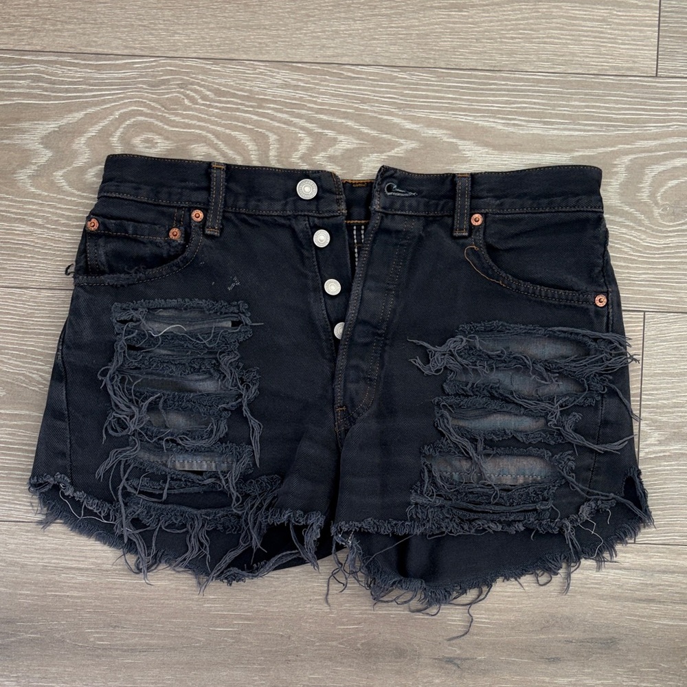 Vintage Levi’s Black Demin Shorts Women’s Small